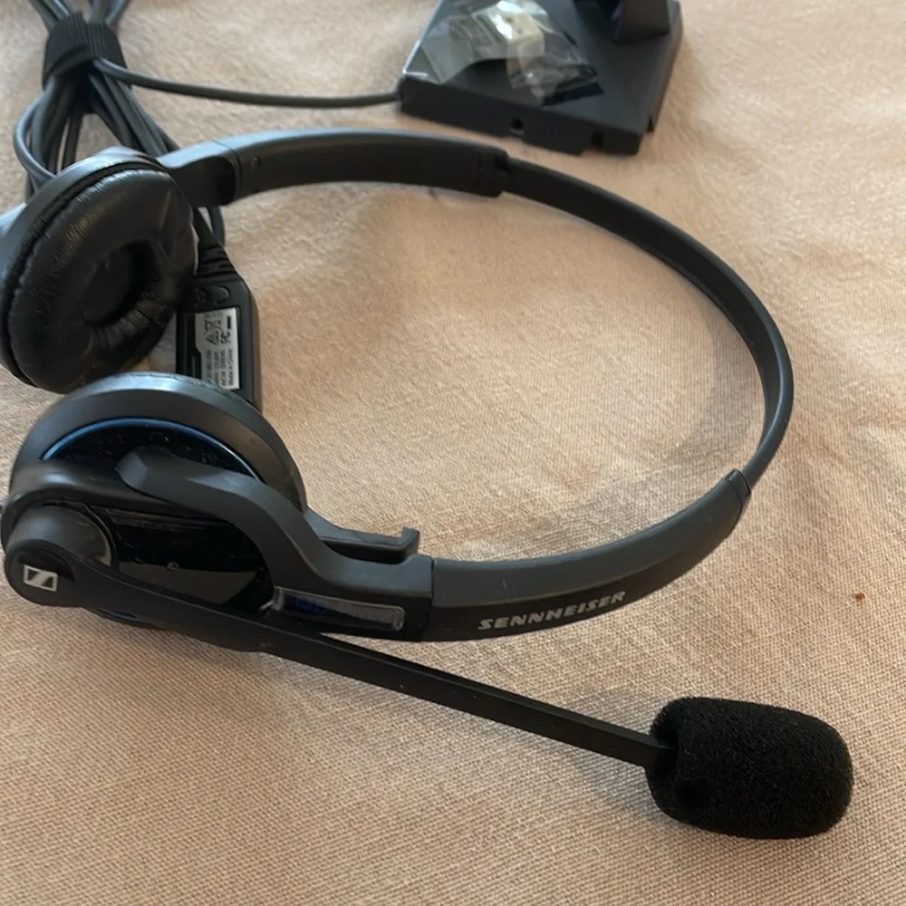 Klipsch Sennheiser headset w stand